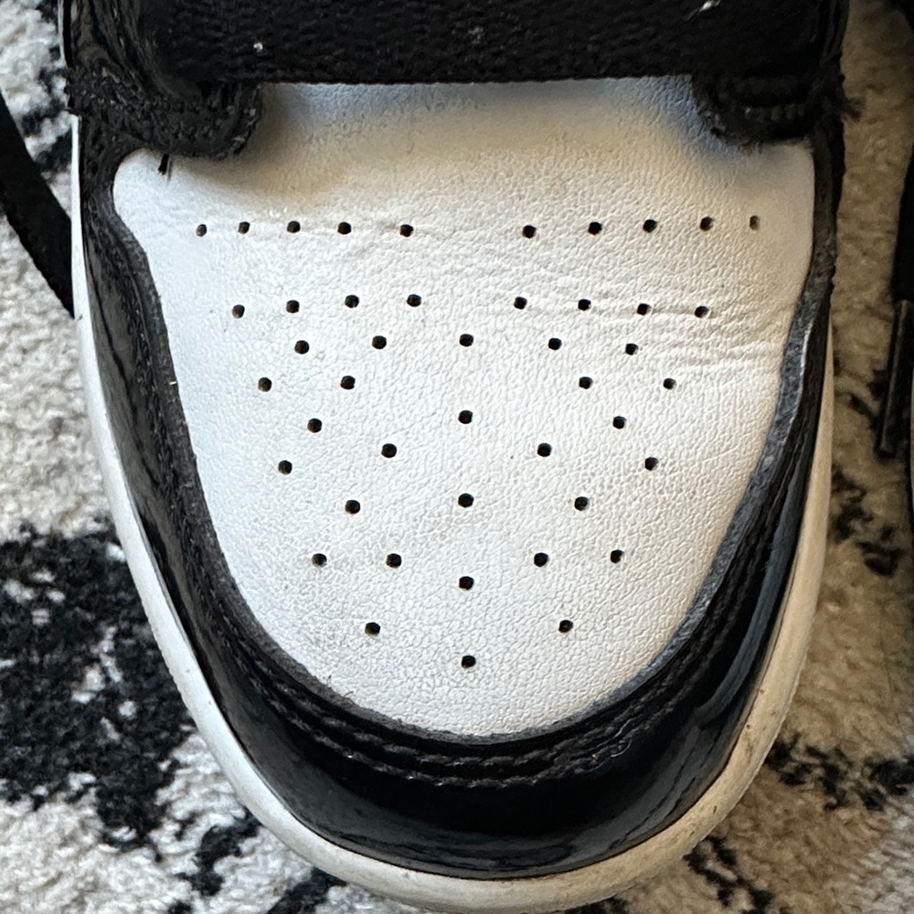GUC Jordan 1 Mid SE Carbon Fiber Sneakers - Size 4Y - Picture 11 of 16
